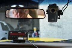 Nên lắp camera quan sát trong các xe taxi