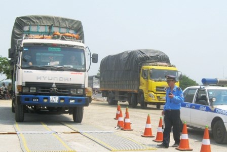 Trang bị camera giám sát để chống tiêu cực tại các trạm cân