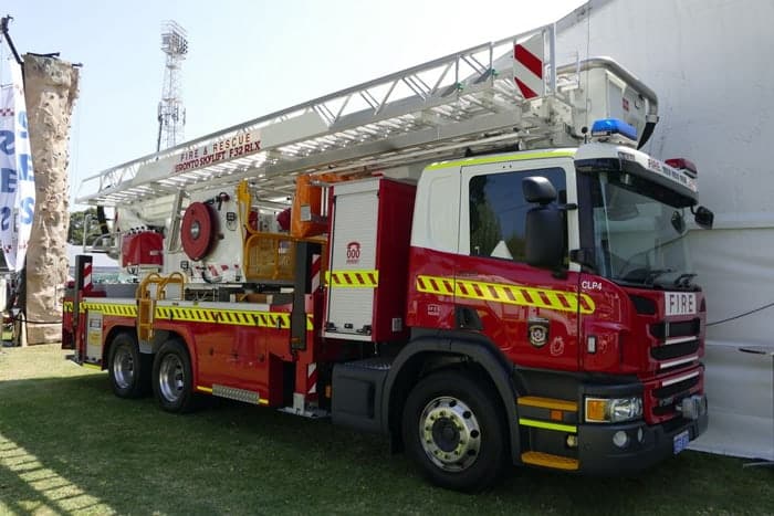 Xe thang chữa cháy là loại xe chuyên dụng phục vụ công tác chữa cháy
