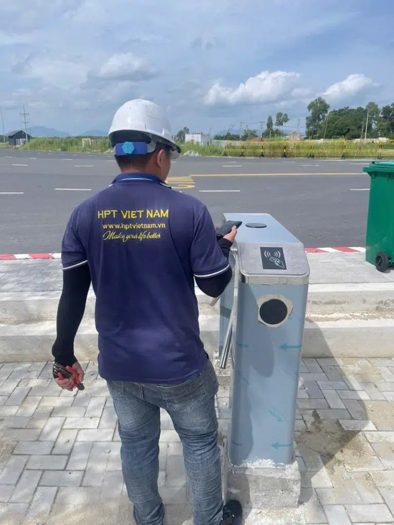 hpt viet nam trien khai he thong an ninh kiem soat cho cang quoc te long son 1